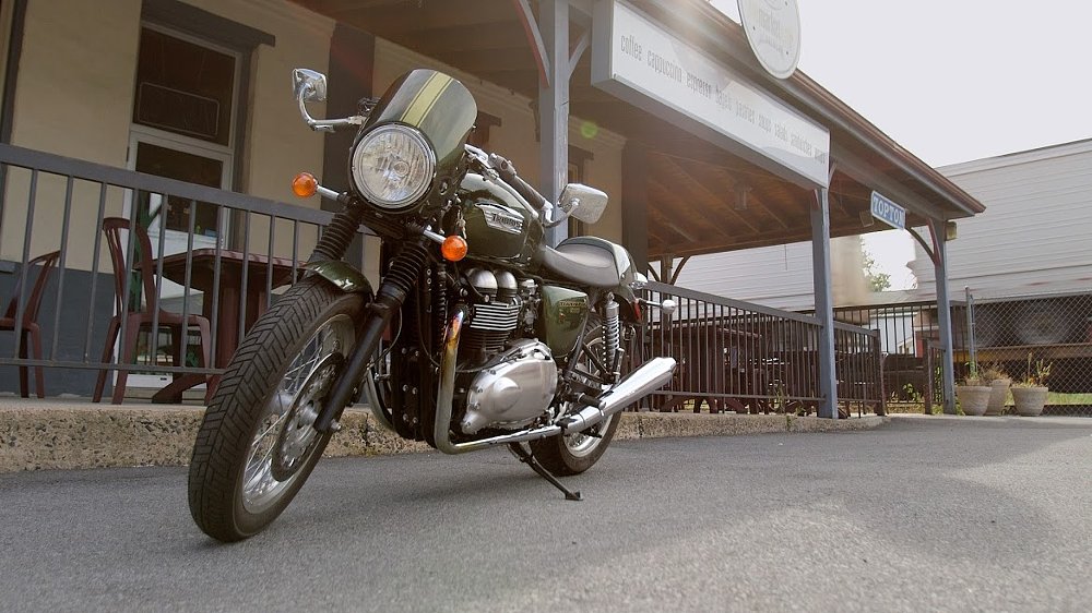 Triumph Thruxton review 