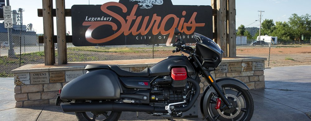 2017 Moto Guzzi MGX-21 Flying Fortress first ride review
