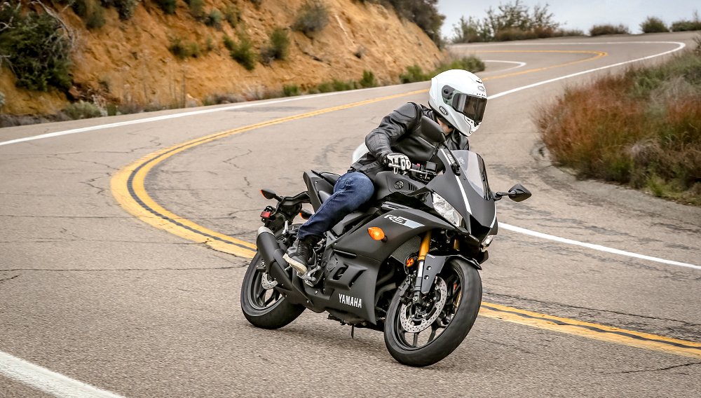 2019 Yamaha YZF-R3 first ride review