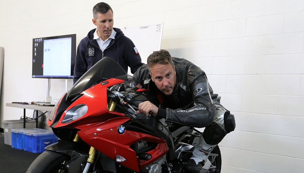 Here's what really matters about body position when riding your motorcycle